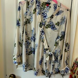 Vince Camuto size 1X long sleeve blouse